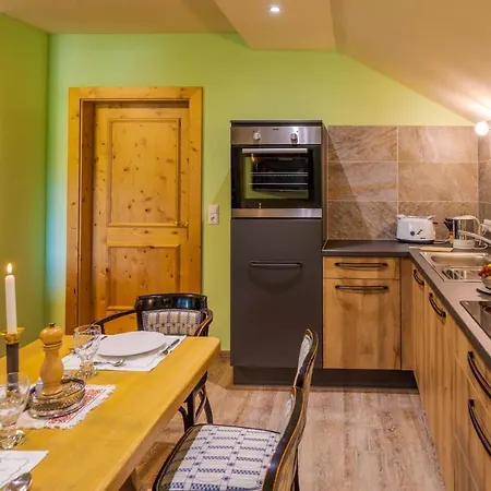 Putzenhof Апартаменты Гроскирххайм